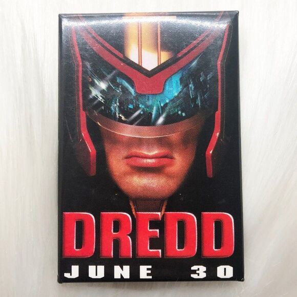 🔮 5/$25 90s Vintage Dredd Movie‎ Pin - Picture 1 of 3